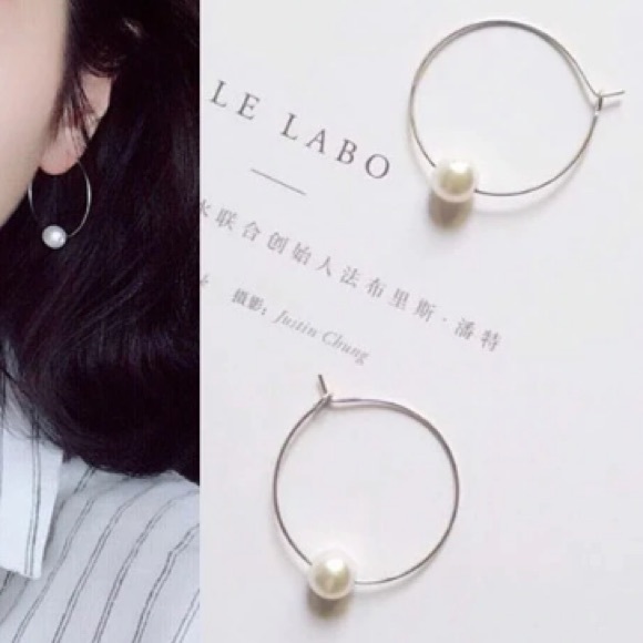 NEW!💙💎MODERN💛GOLDEN💛HOOPS💎💙LOVELY PEARL LOOK - Picture 3 of 8